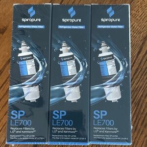 Refrigerator Water Filter - Blue and White